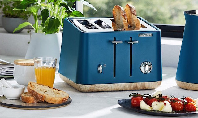 Morphy Richards deep blue toaster