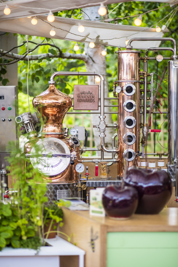 Jardin Blanc copper distillery