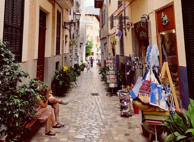 Spain travel alley street
