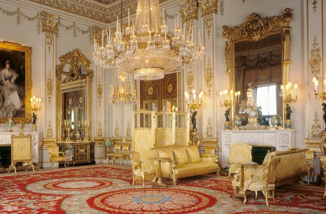White drawing room in Buckingham Palace
