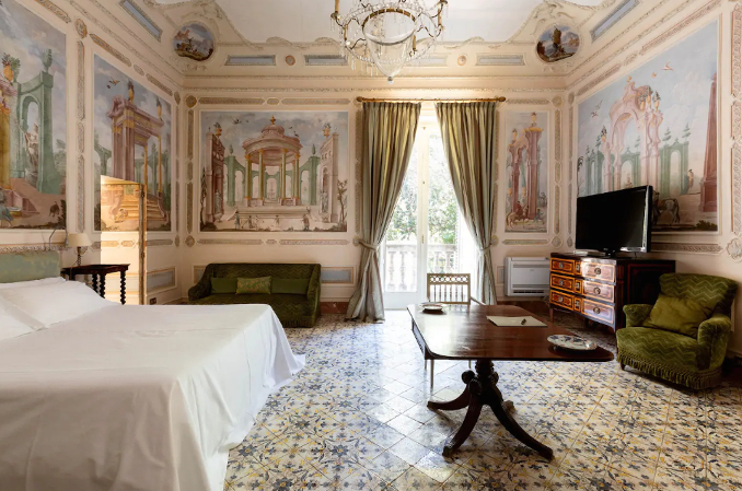 Hotel Italy White Lotus bedroom