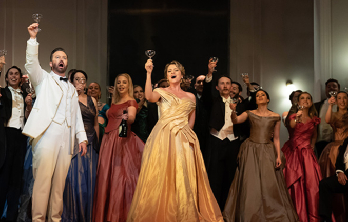 La Traviata Brindisi opera