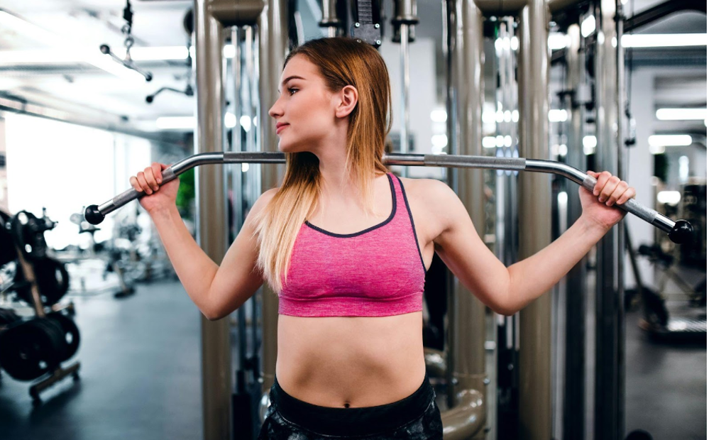 Woman gym weights