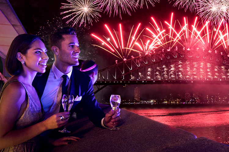 Opera couple fireworks Sydney